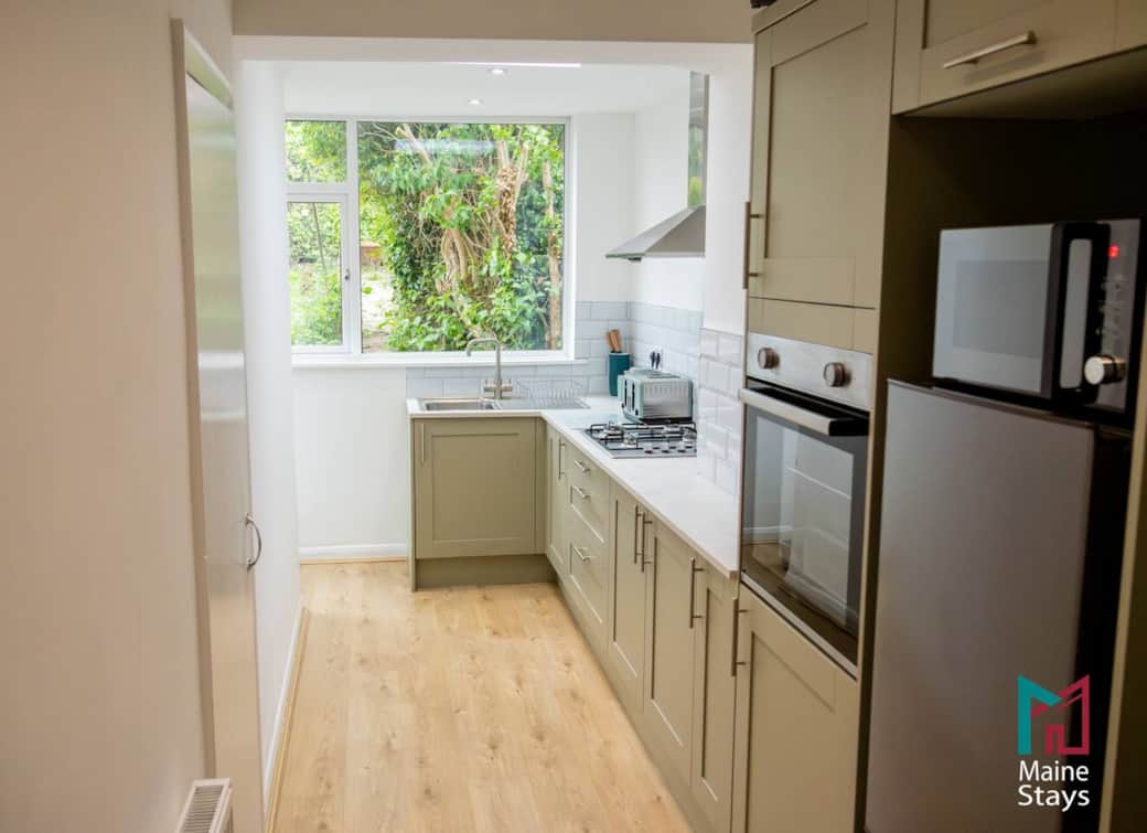 ‍ Cook with Confidence – Fully equipped kitchen with all essentials, plus a fire extinguisher & first aid kit for peace of mind.