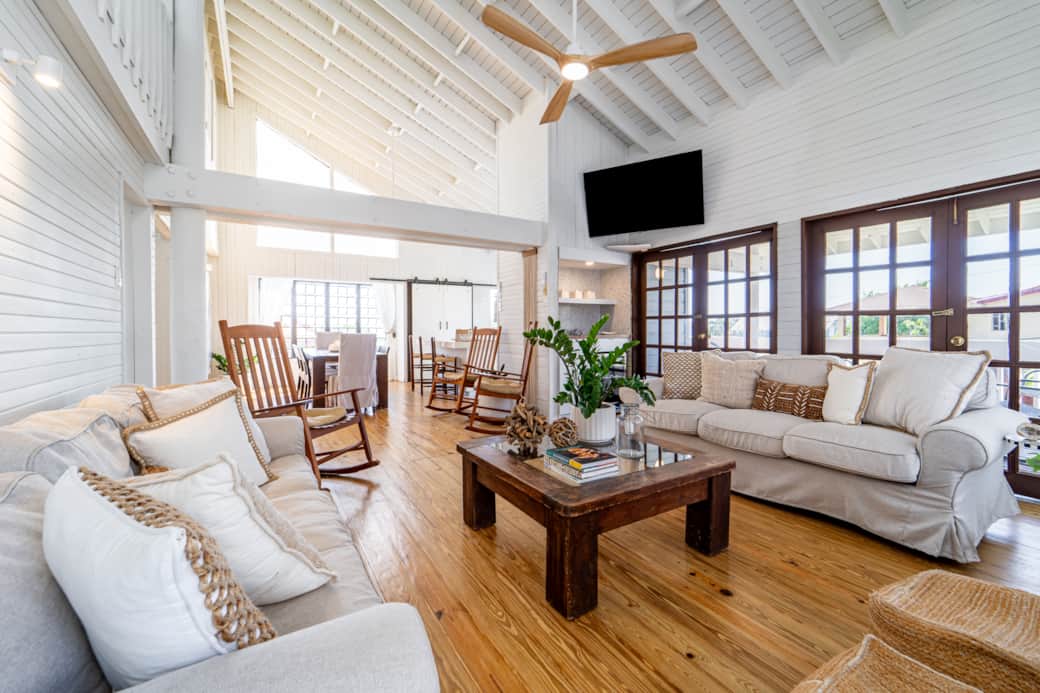 Spacious Caribbean beach chalet–style living area designed for gathering with family and friends. Spacious Caribbean beach chalet–style living area designed for gathering with family and friends.