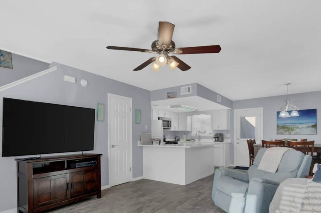 Couch,love seat and power recliner w/ Smart TV Couch,love seat and power recliner w/ Smart TV