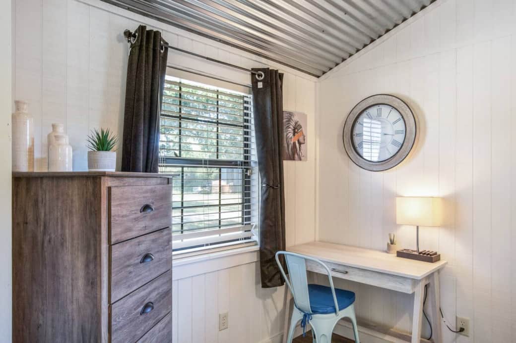 Cabin B: If you must, use us as your perfect remote workspace.. Cabin B: If you must, use us as your perfect remote workspace..