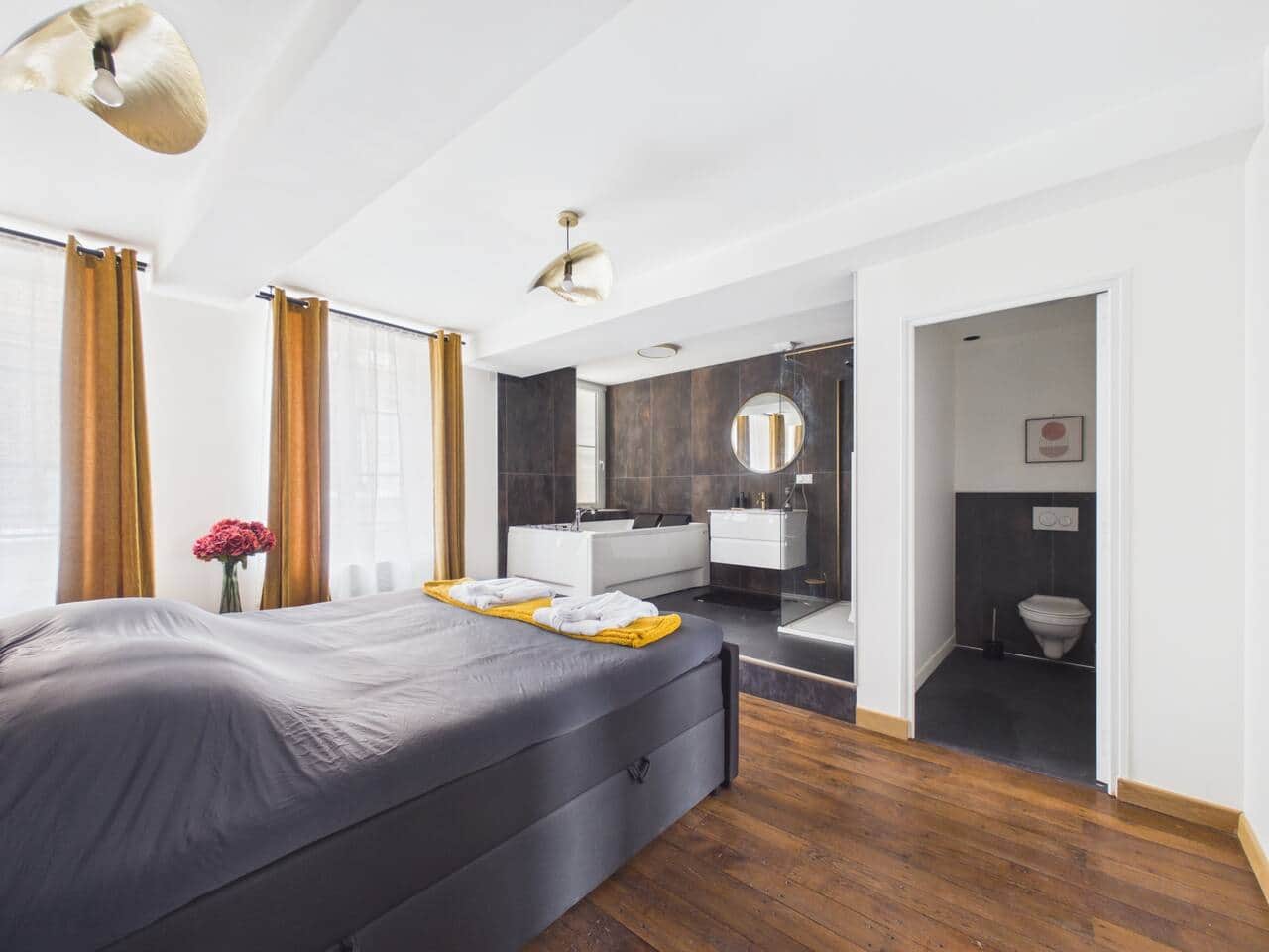Suite Street Chambre avec jacuzzi 