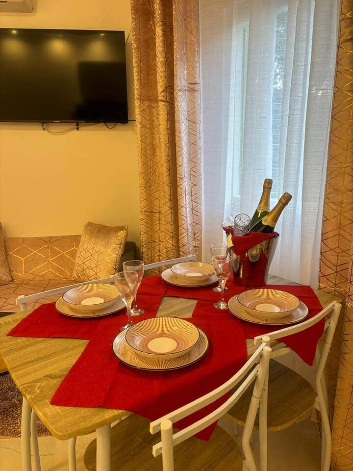 Salle à manger avec table