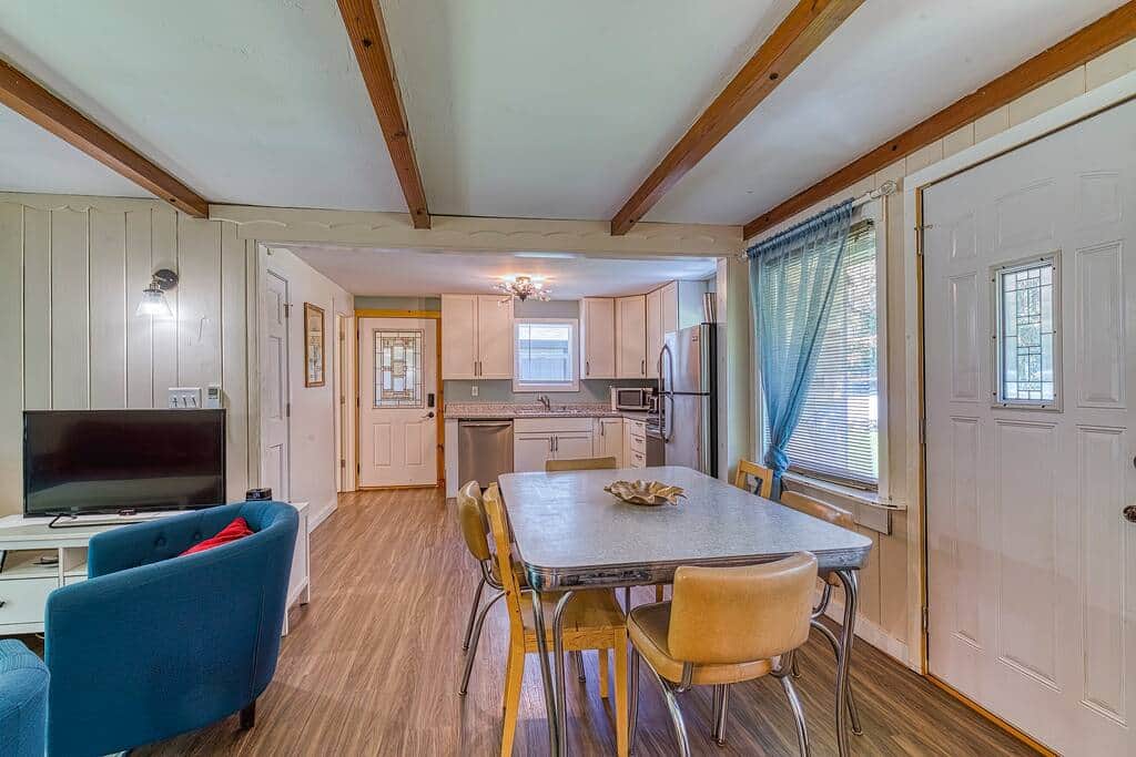 Door County Dreaming Cabin, Pet Friendly Vacation Home in Baileys Harbor