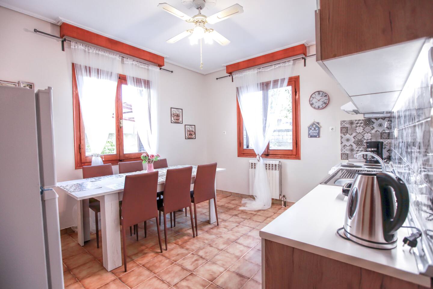 Only yours Meteora Family House