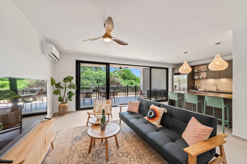 Beautifully furnished new apartment!