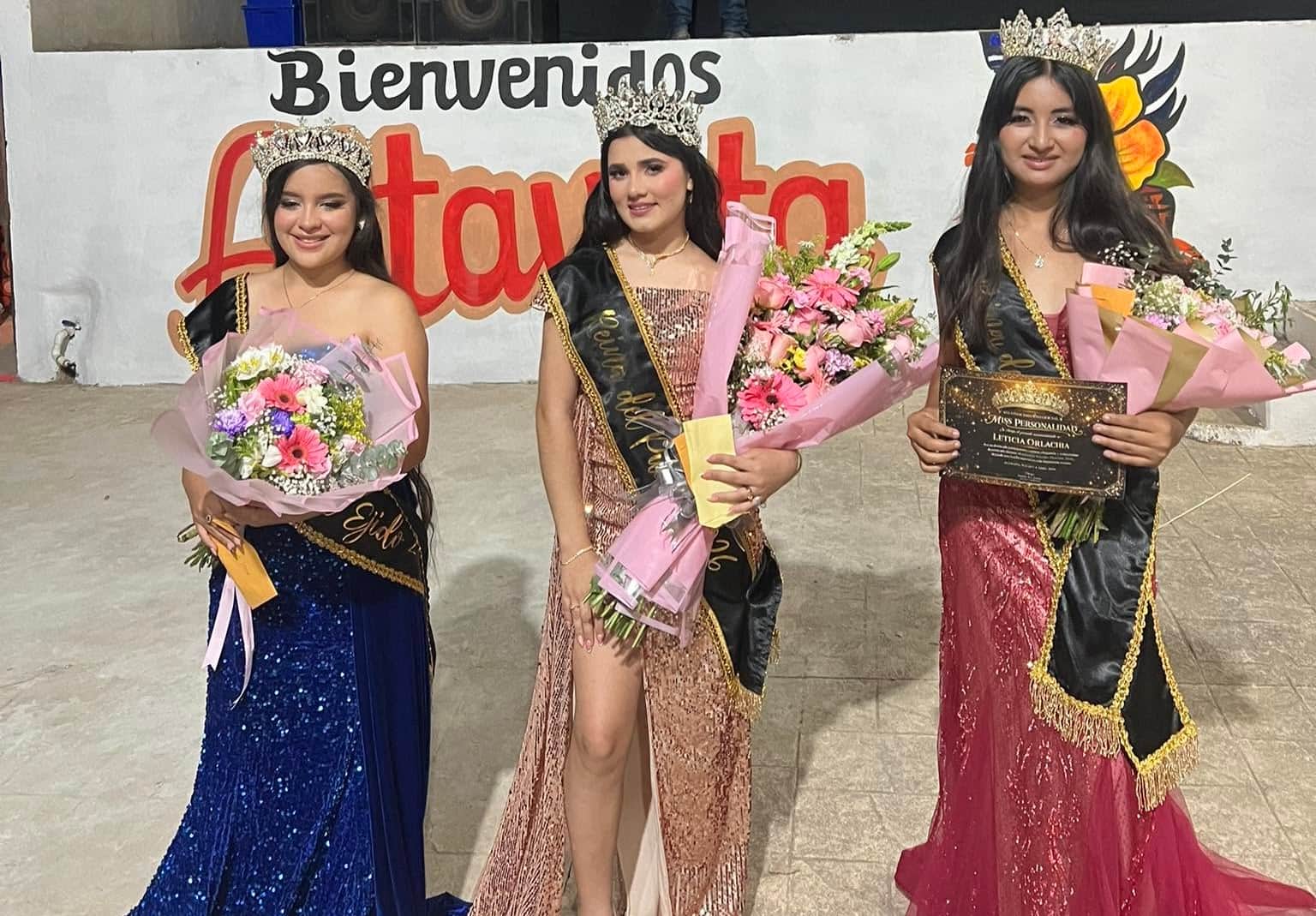 The Reinas final on stage at La Fiesta de Altavista in Nayarit
