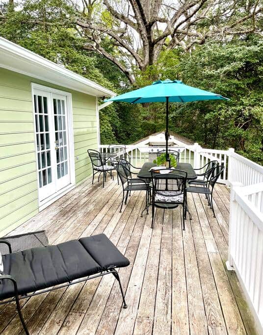Enjoy sunbathing, reading or eating meals on the Upper Level Deck while enjoying the Creek Views!