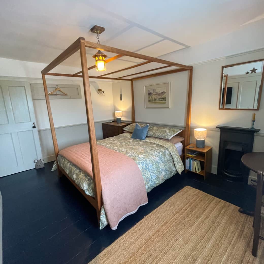 Four Poster Bed