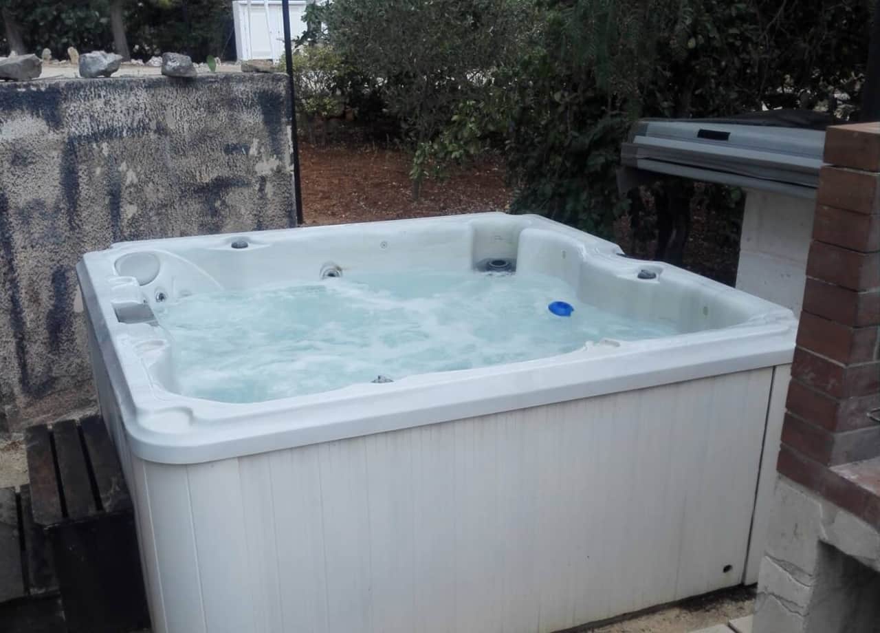 shared jacuzzi