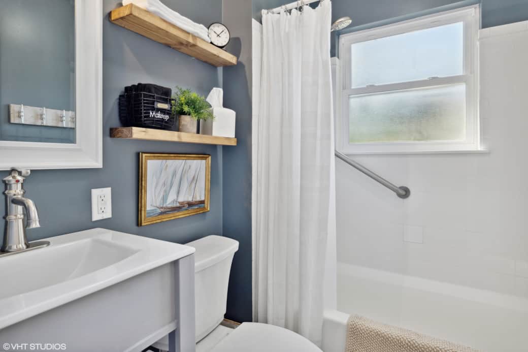 Full Bath Main Level With Shower/Tub Combo