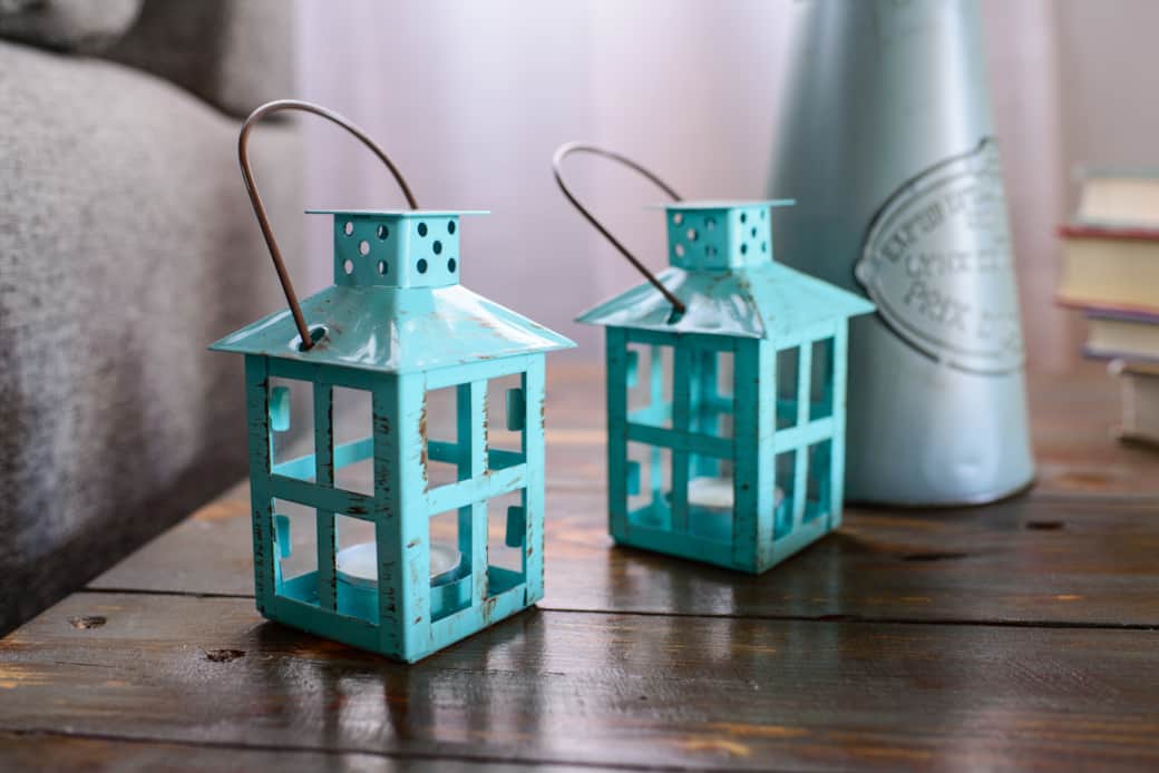 Living room - teal lamps