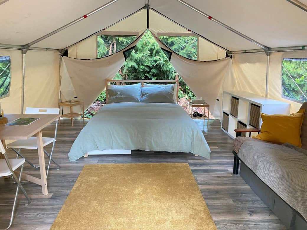 Very romantic glamping tent with comfortable queen size bed Very romantic glamping tent with comfortable queen size bed