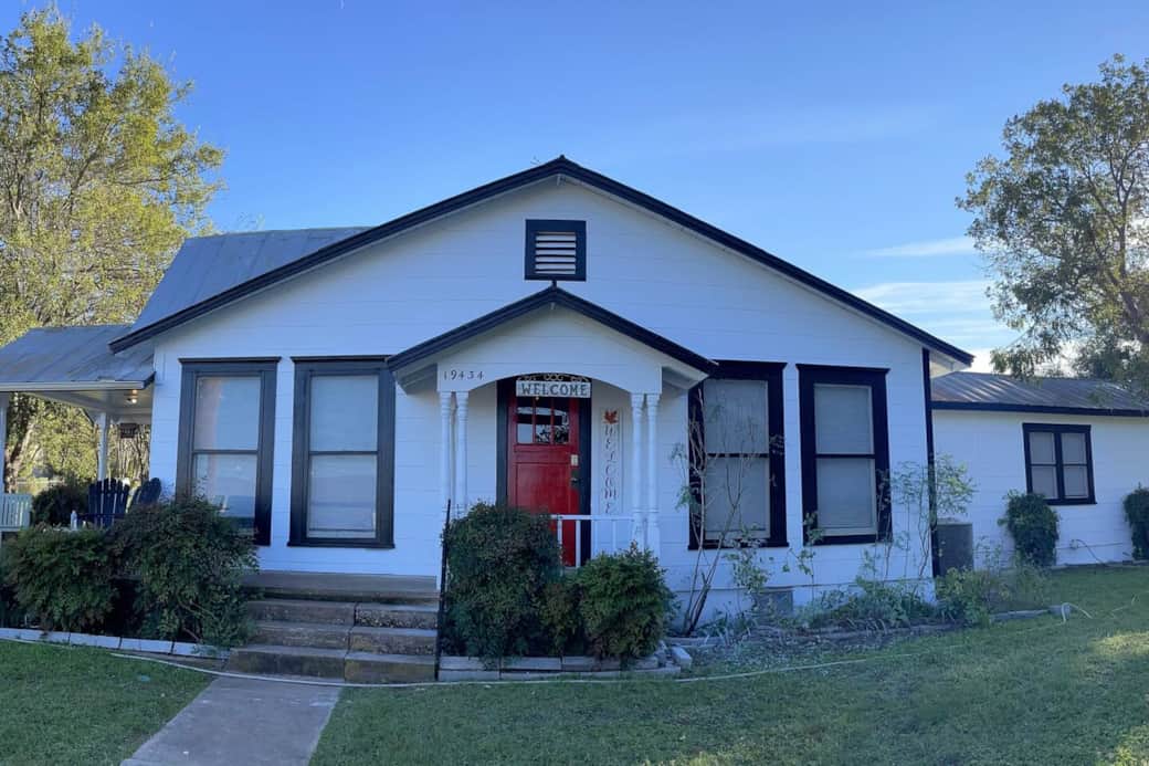 Located next door to the Castell General Store is "El Castellito" - the 'lil brother to El Castell.