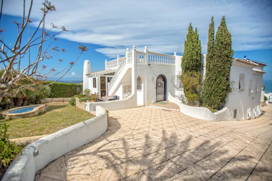 Multiple private terraces — space, views, and sunshine all day long Multiple private terraces — space, views, and sunshine all day long