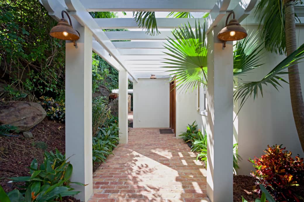 Come with me! Come with me!