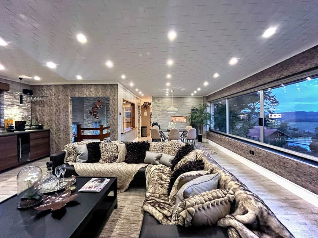 Relax, Enjoy, Entertainment, Unique Luxury Decor 