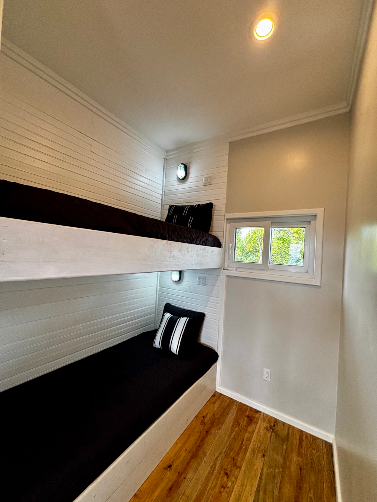 Quatro Vista Unit B2 Bunk Room