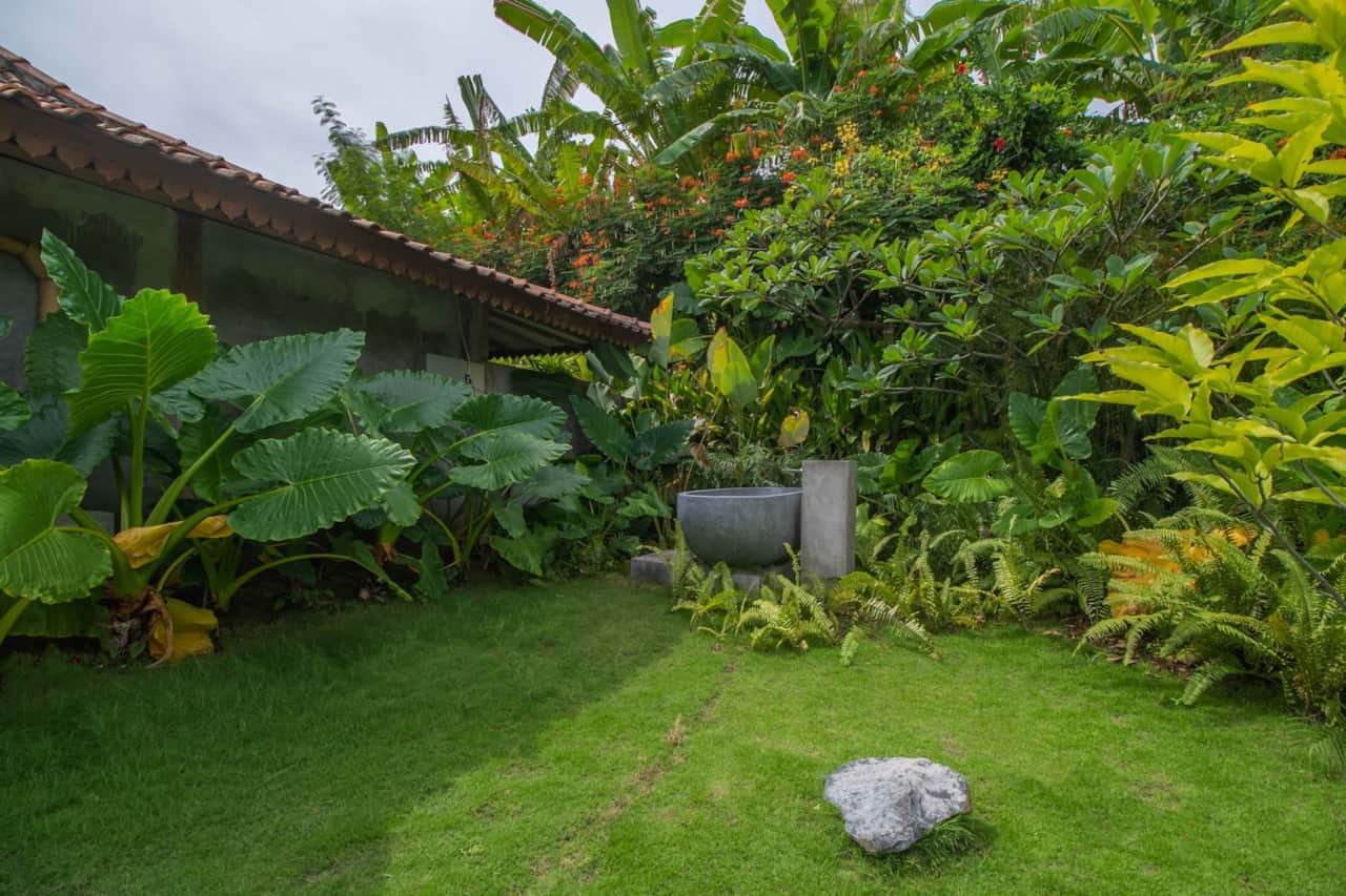 Outdoor bath in the Cempaka garden