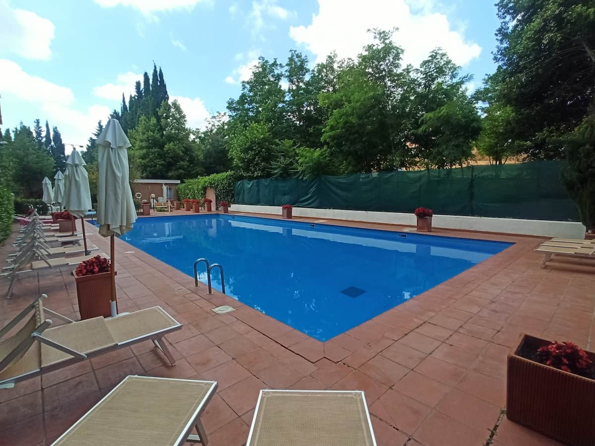 Piscina condominiale da Giugno a Settembre.
