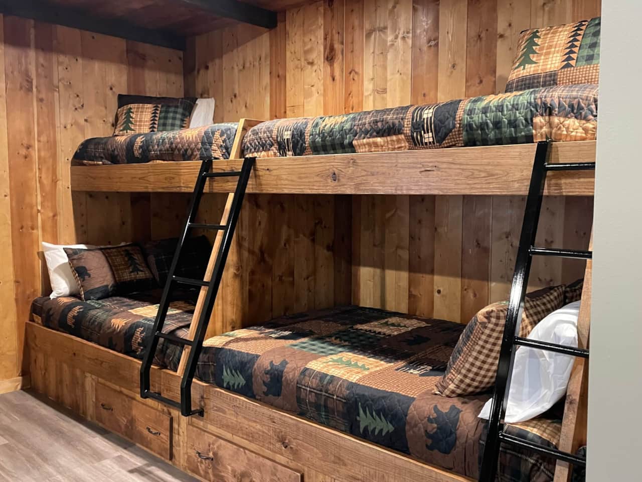 Bunk House Sleeping, Full Bottom With Twin Top