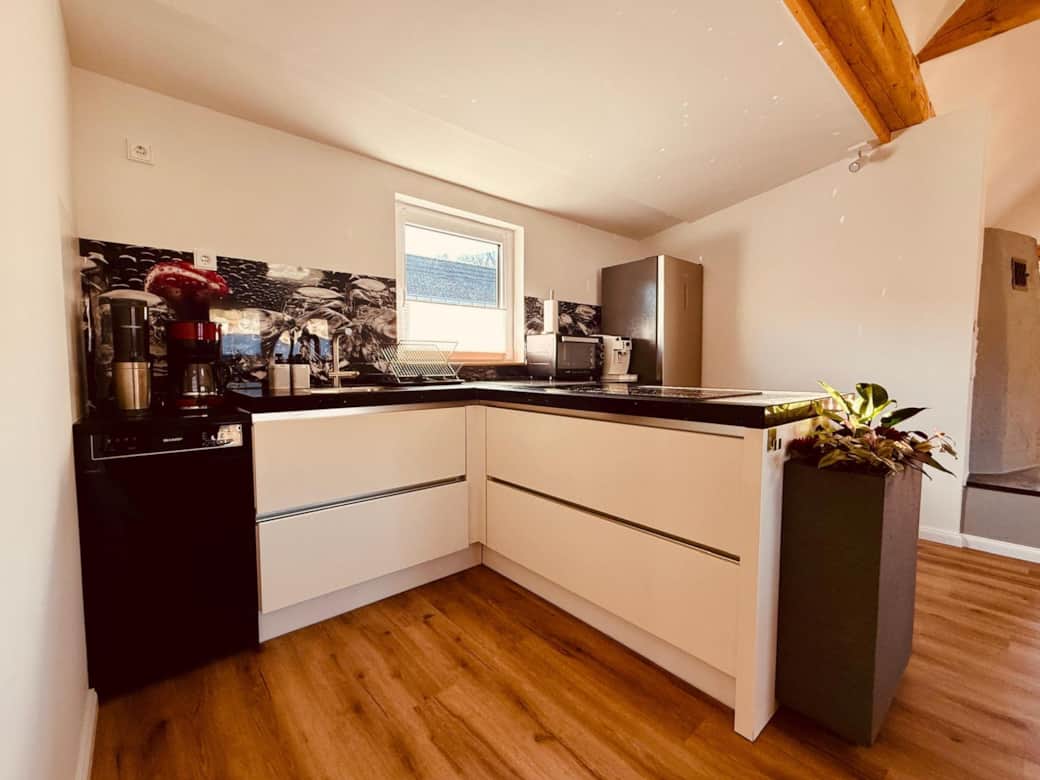 PHOTO-2025-04-05-10-42-39 (22) PHOTO-2025-04-05-10-42-39 (22)