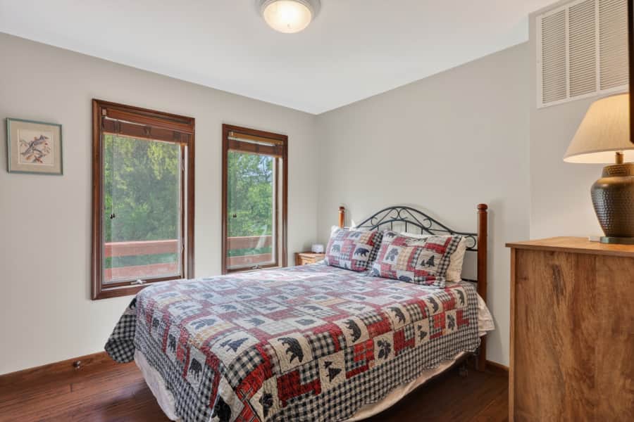 Queen bedroom with dresser