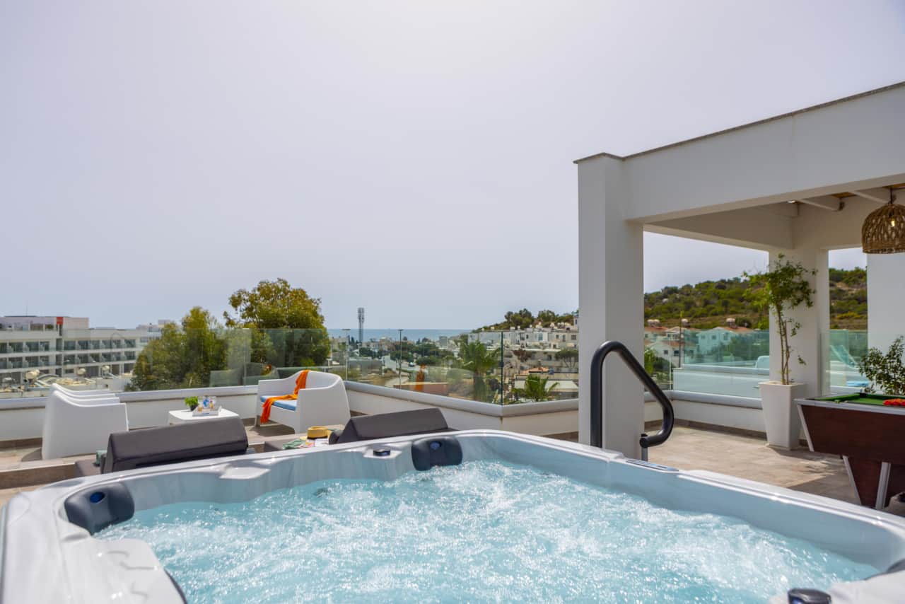 5-Roof Top -Jacuzzi