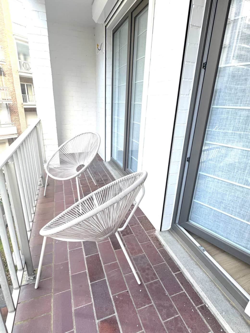 Balcony east-oriented