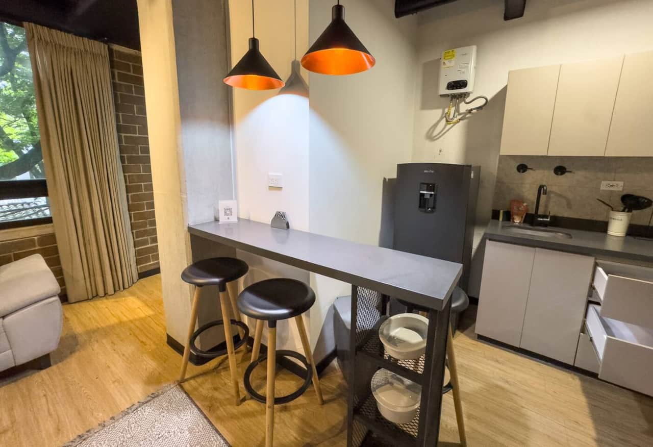 Hospedaje en el Poblado  con moderna cocina