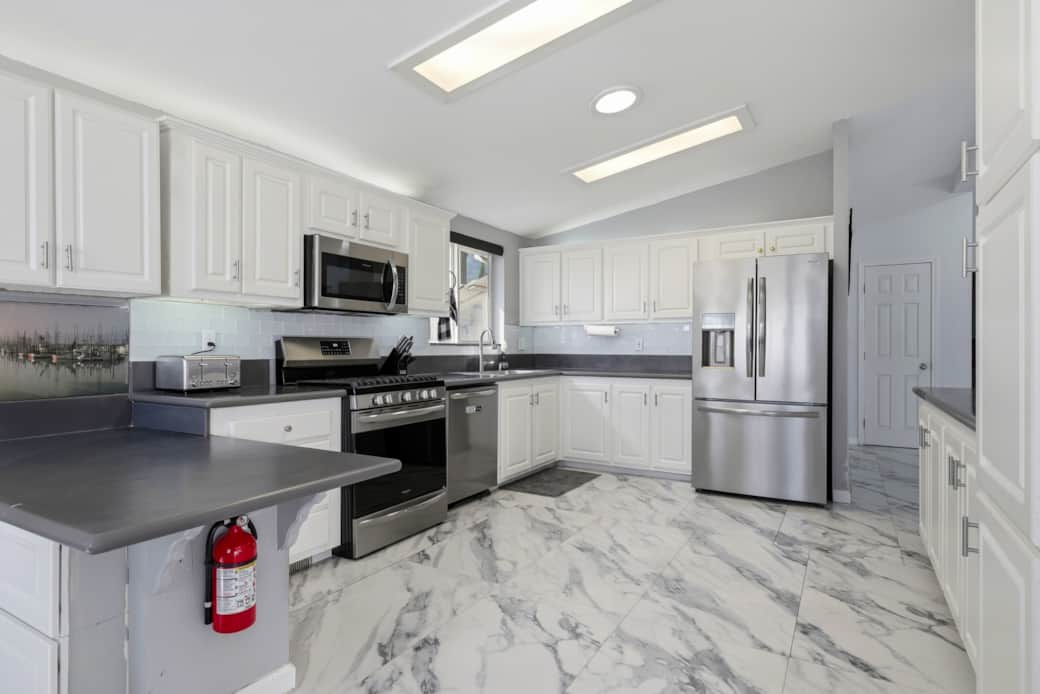 1 kitchen