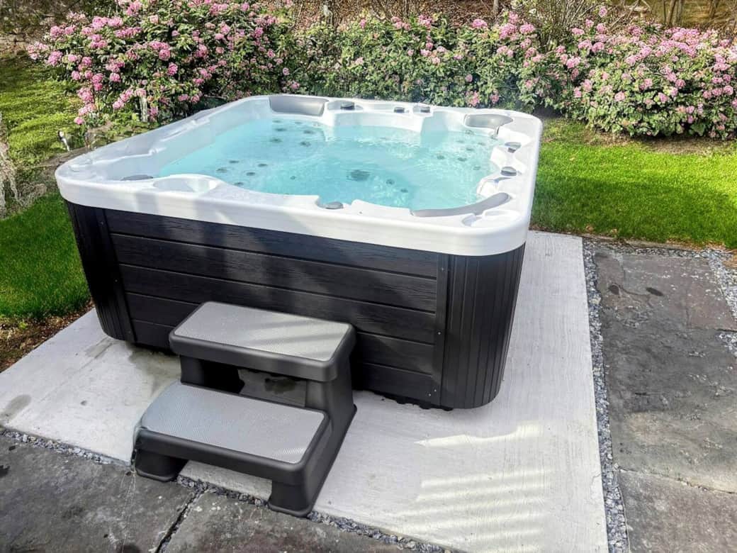 Brand new hot tub!