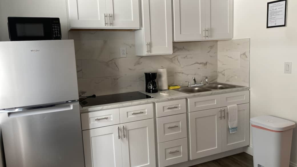 MODERN STUDIO FOR RENT IN LAKELAND MODERN STUDIO FOR RENT IN LAKELAND