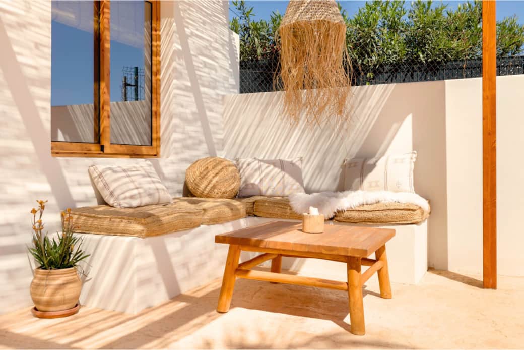Private outside lounge