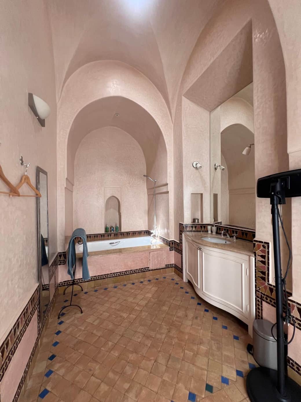 villa volubilis marrakech baignoire