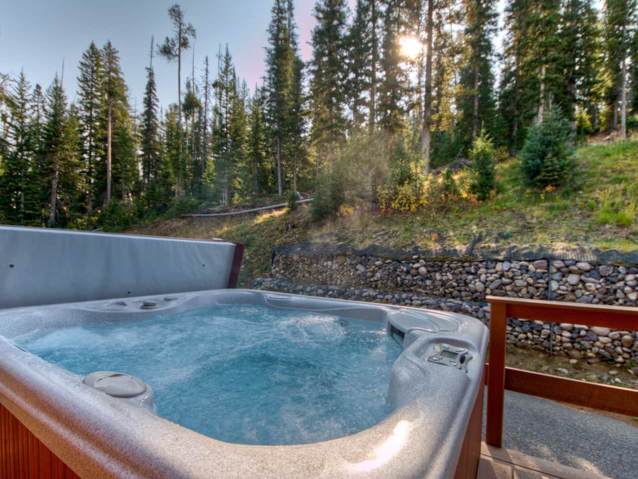 Big Sky mountain village private outdoor hot tub