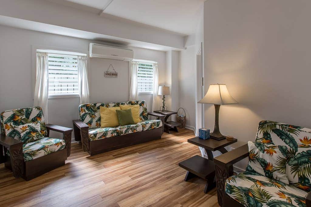Nani's Cottage- Living Room
