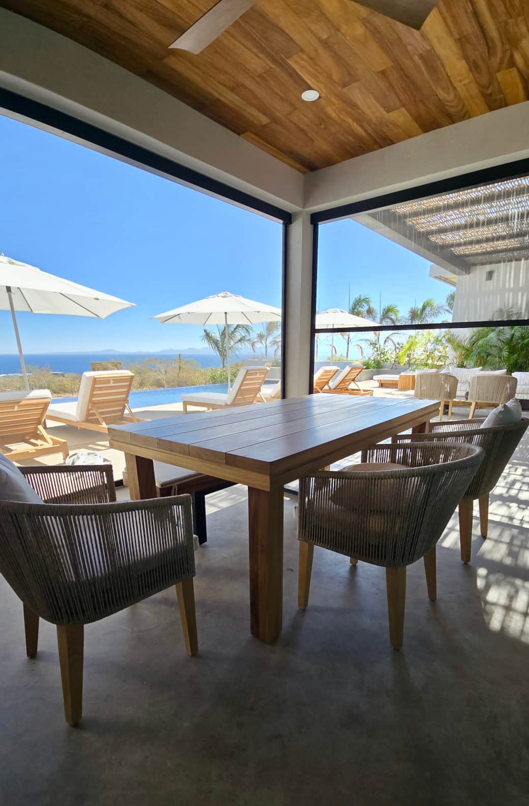 Screened in Outdoor Kitchen Screened in Outdoor Kitchen
