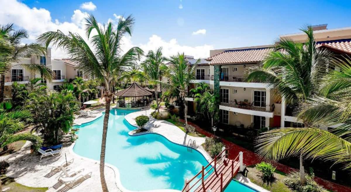 Spacious apartment - large pool - private beach photo 2