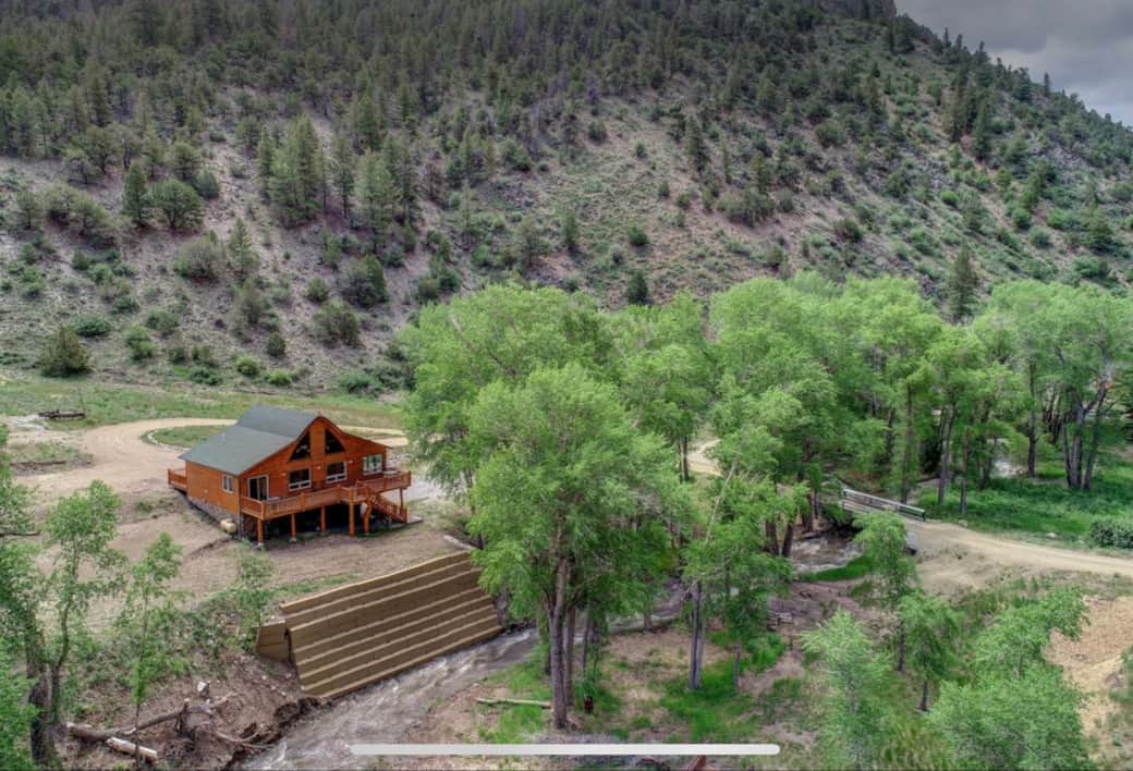 Poncha Creek Mountain Lodge, 20 mi from Ski Monarch Vacation Home in