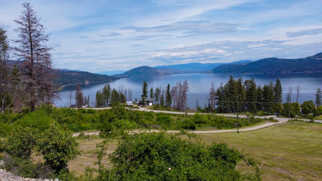 Breathtaking Lake and Valley Views from Panoramic Acres Breathtaking Lake and Valley Views from Panoramic Acres