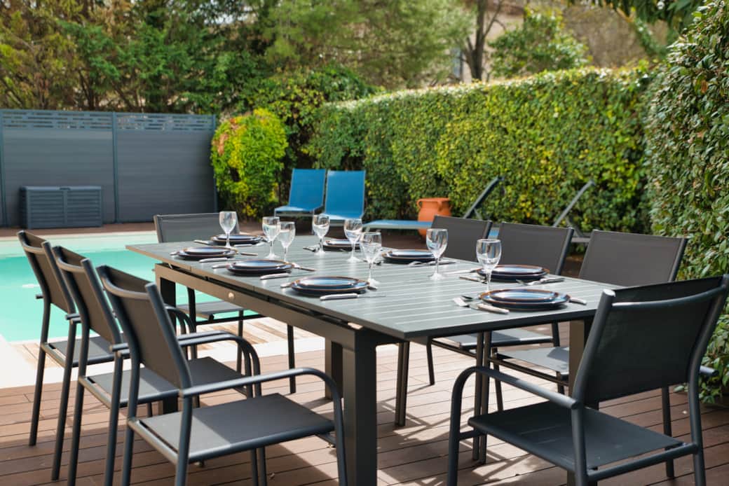 Poolside Dining
