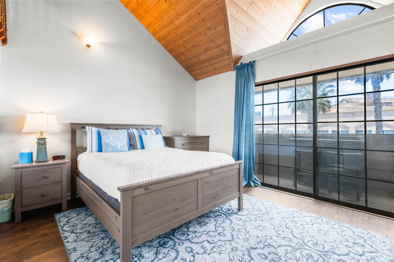 Bedroom 2 - Access to Balcony