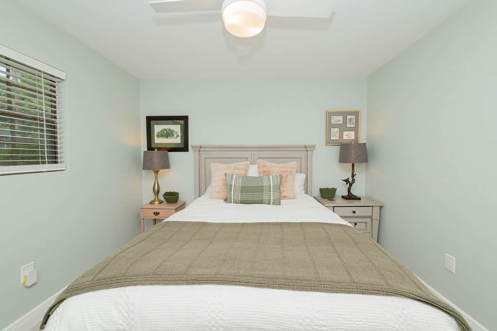 Queen Bedroom 3