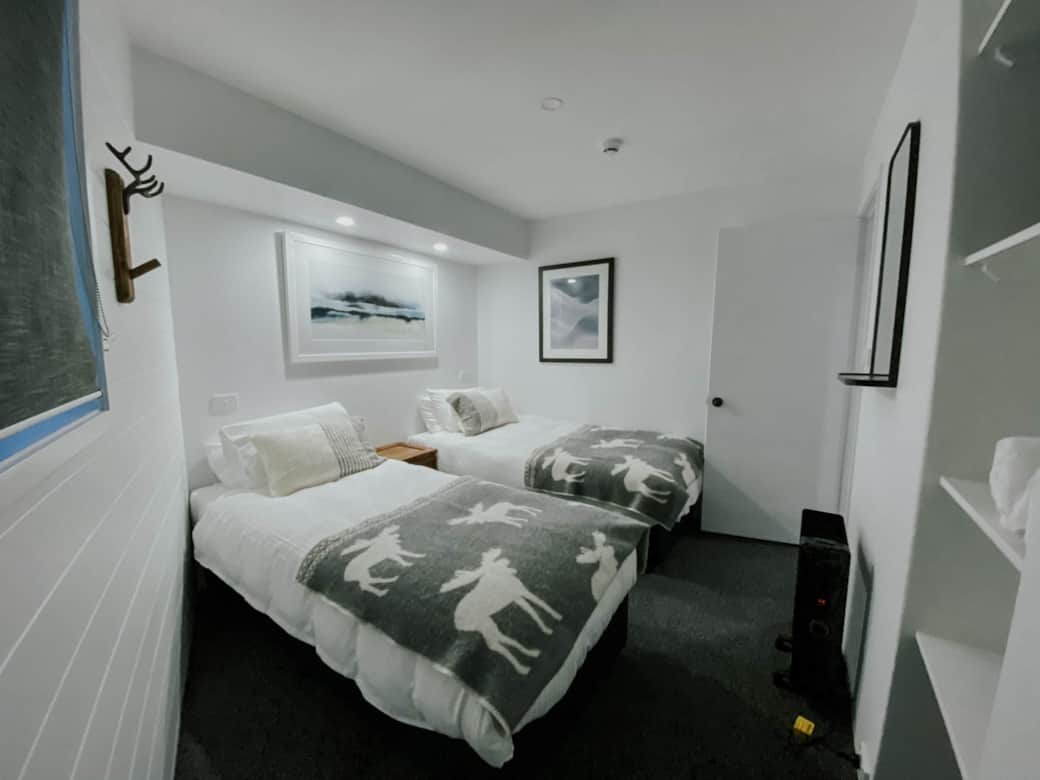 Twin Bedroom