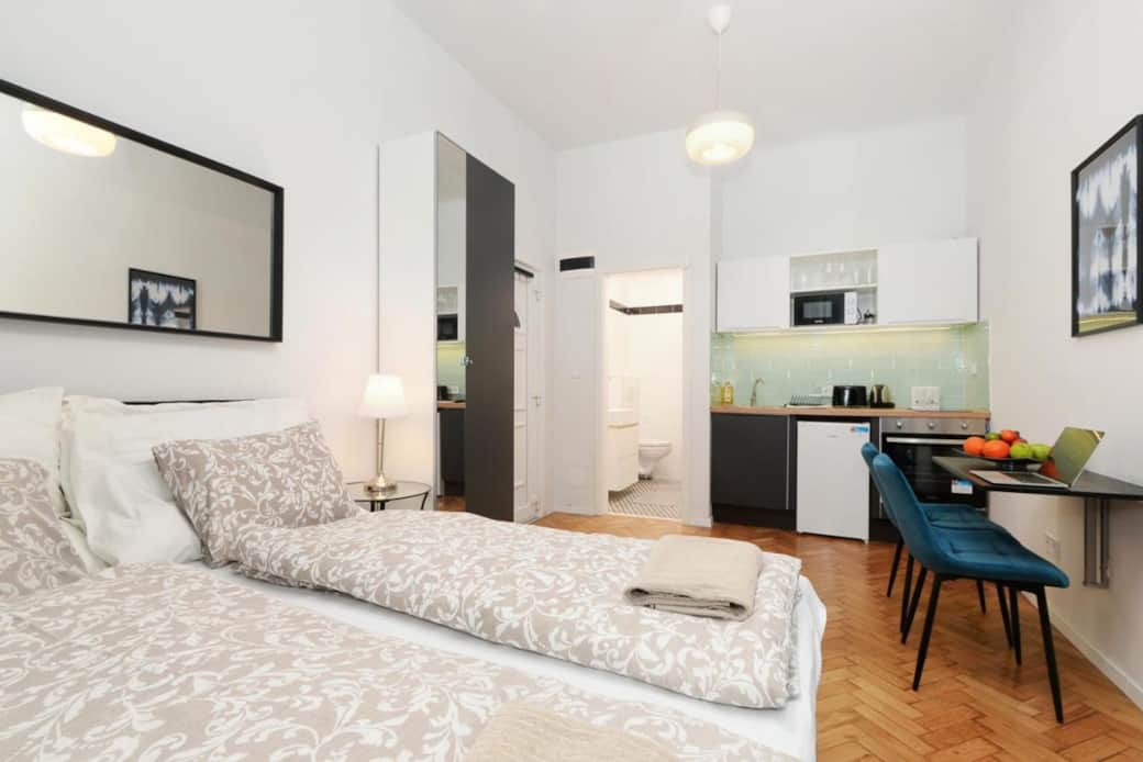 Bed, Dining place, Kitchen