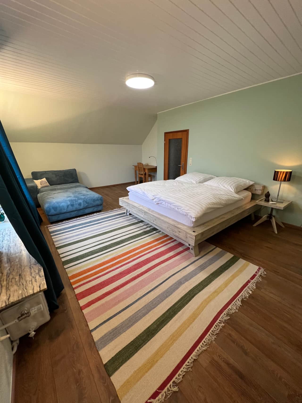 Schlafzimmer 1