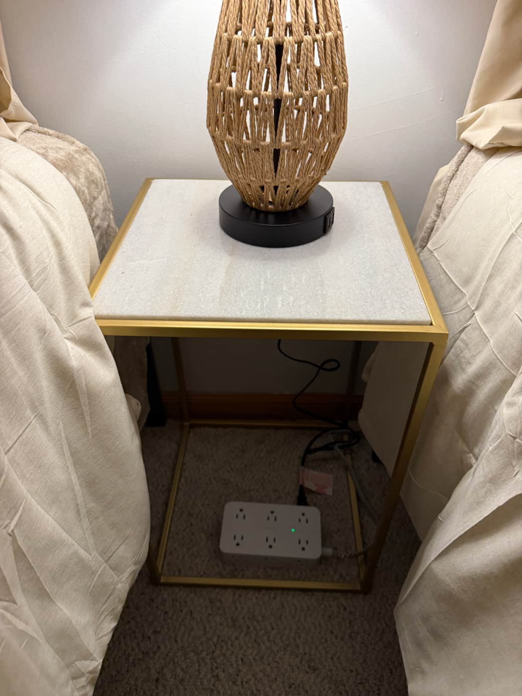 Many outlets to plug in USB's and Cpaps