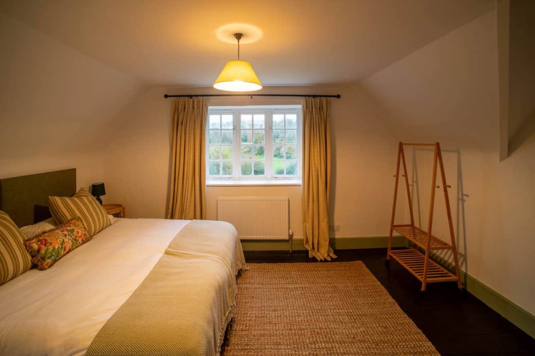 Master Bedroom - Super King Bed with En Suite Bathroom