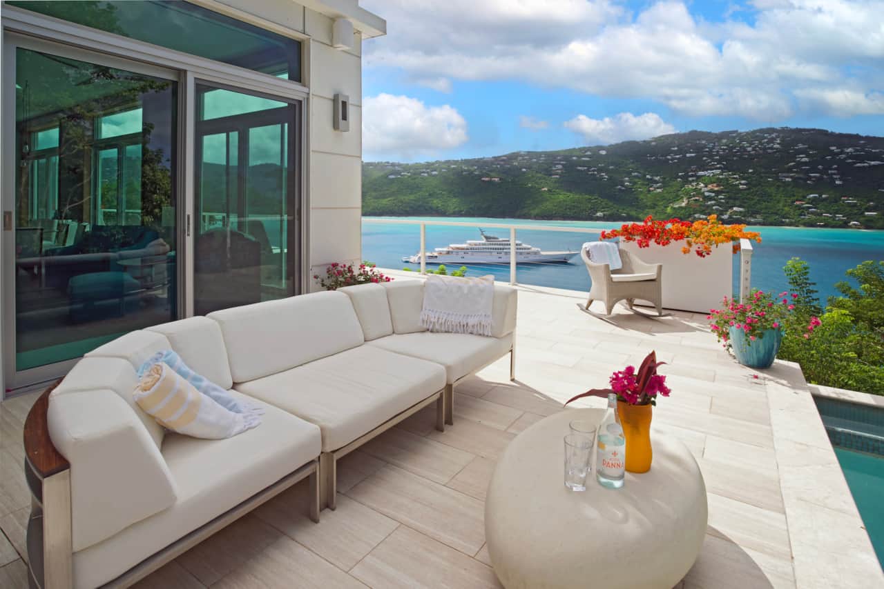Plenty of Pool Side Seating