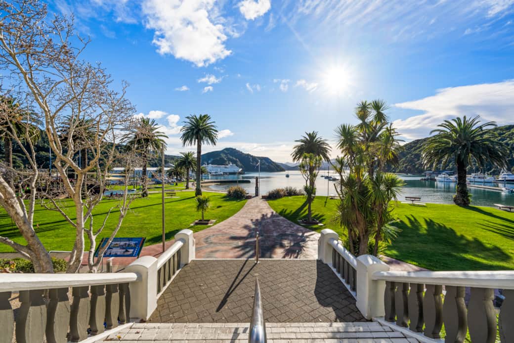 The world renowned Queen Charlotte track and new Whale Trail begin just steps from your apartment.